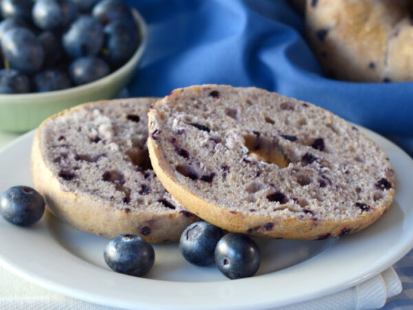 Bagels, Whole Grain, Blueberry, Sliced, Individually Wrapped, 3.75″ x 1.75″
