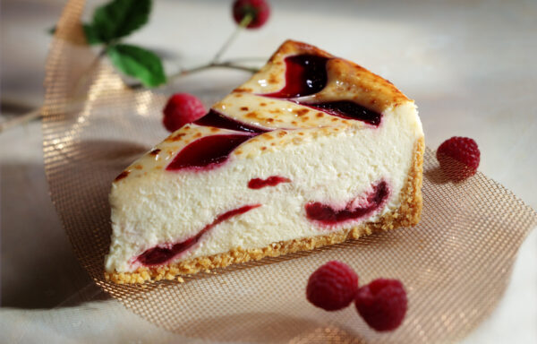 CAKE CHEESE BRULEE WHITE CHOCOLATE W/ RASPBERRY 14 SLICE 10 FROZEN